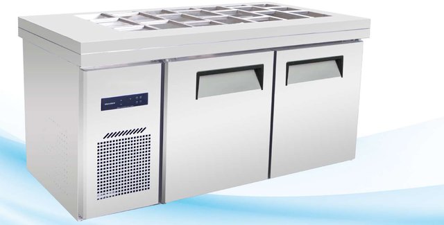 Refrigerated salad and pizza preparation counter